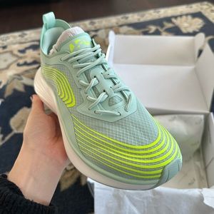 NWT APL Women's Streamline Sneakers